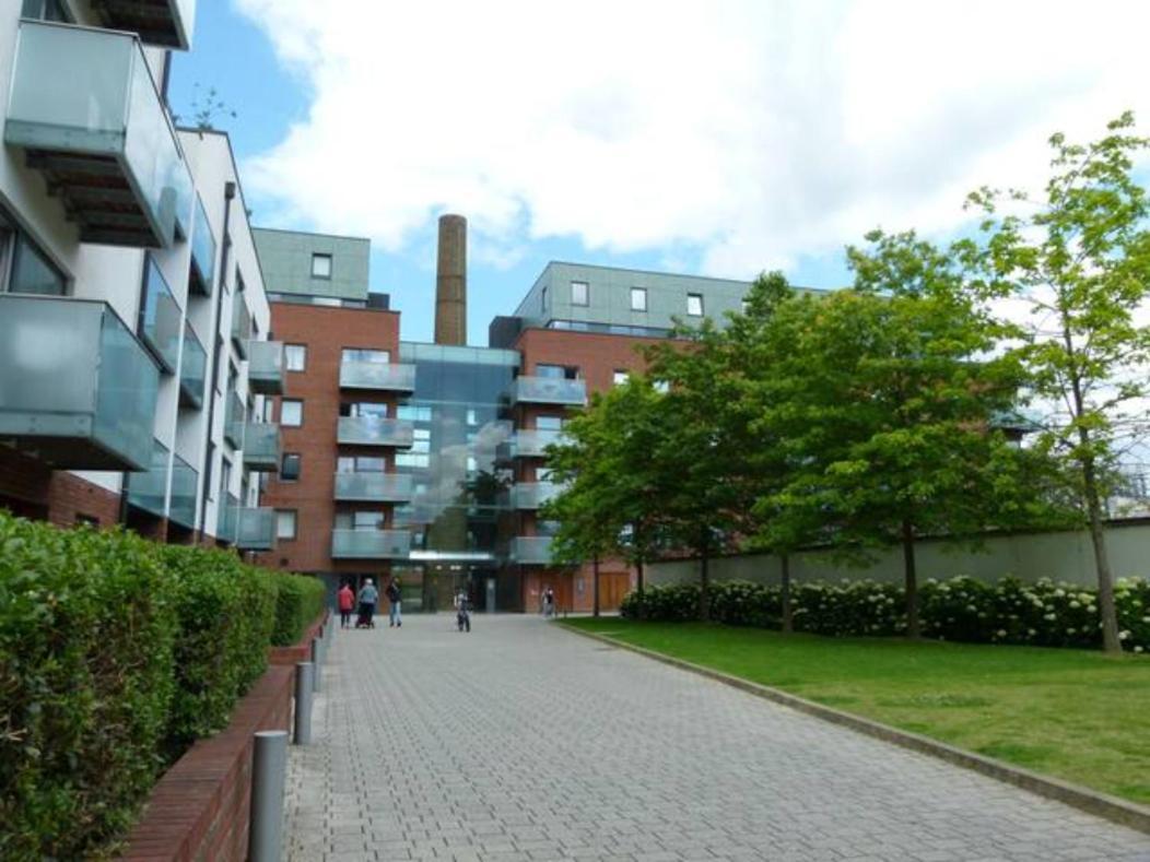 Bright & Spacious Double Bedroom With Ensuite And Concierge! Paid Parking Available London Kültér fotó